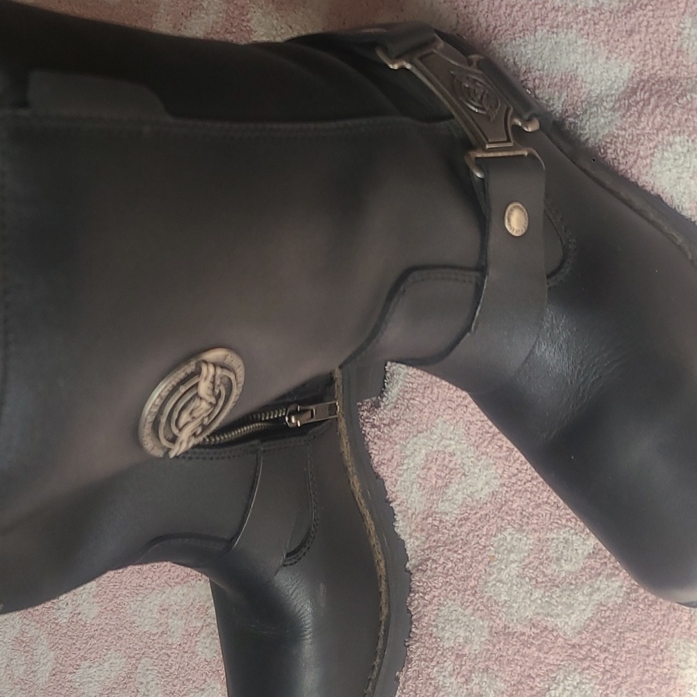 Brand new Milwaukee harness boots